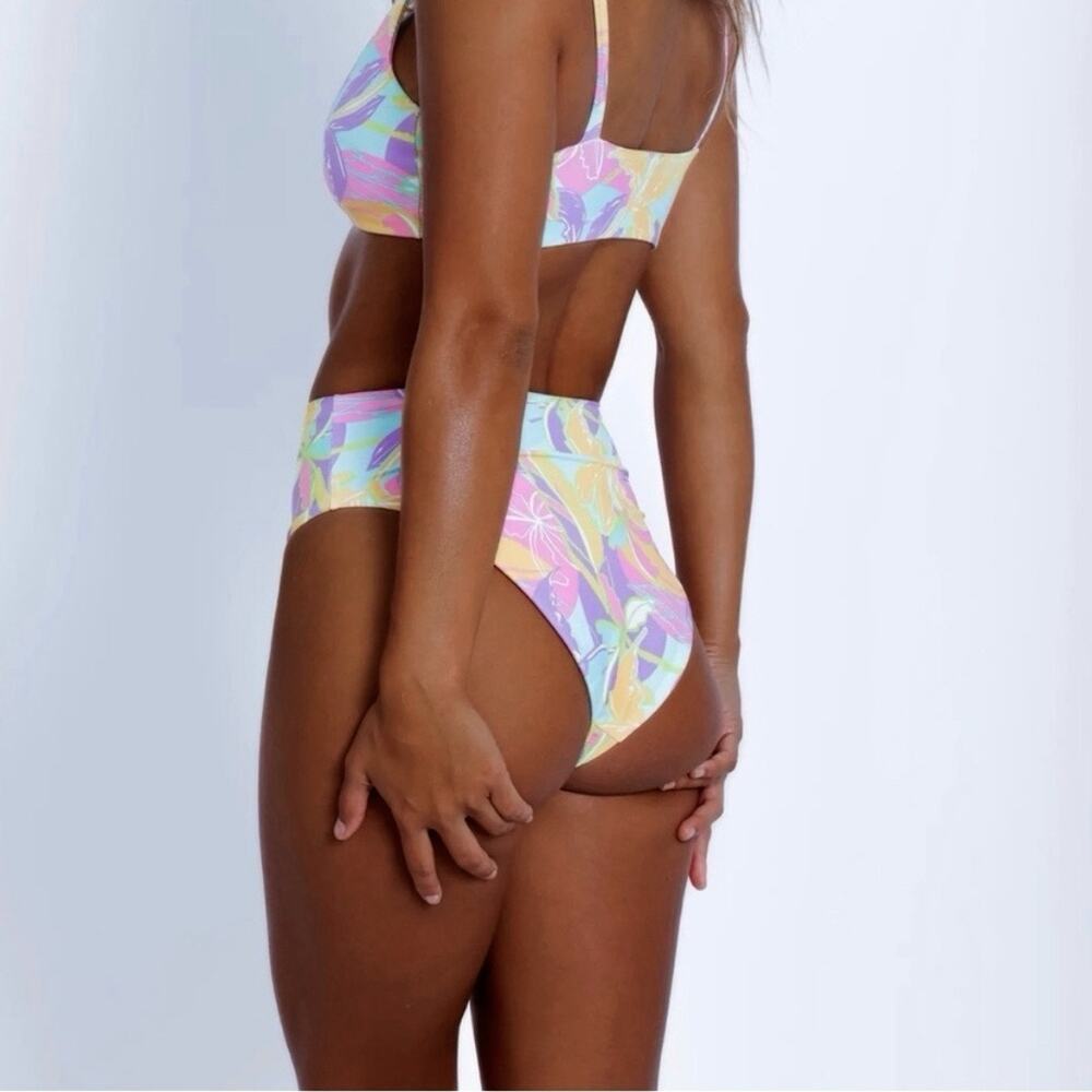 Skatie• ‘Monroe’ Bikini Bottom in PALM SPRINGS - Picture 5 of 14